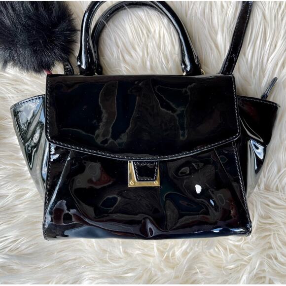 MSRP $230 Vince Camuto Lonni Genuine Patent Leather Black Crossbody  QUICK SHIP - Picture 1 of 10